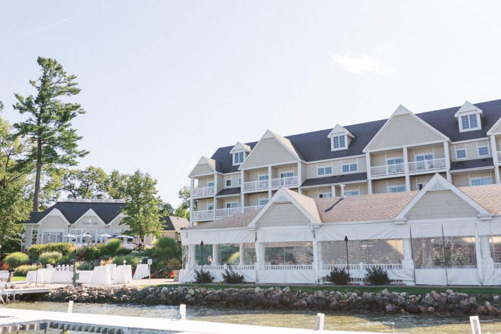 Bay Pointe Inn Fall Lakeside Wedding | Lisa + Tom | Kendra Denault ...